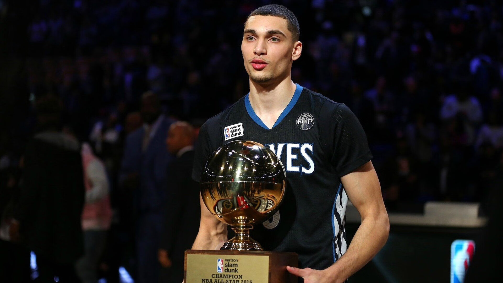 开云赛事集团-冰火两重天，维尼修斯五连胜领跑积分榜，哈兰德主帅深陷下课危机，冰火两重天，维尼修斯五连胜领跑，哈兰德主帅深陷下课危机